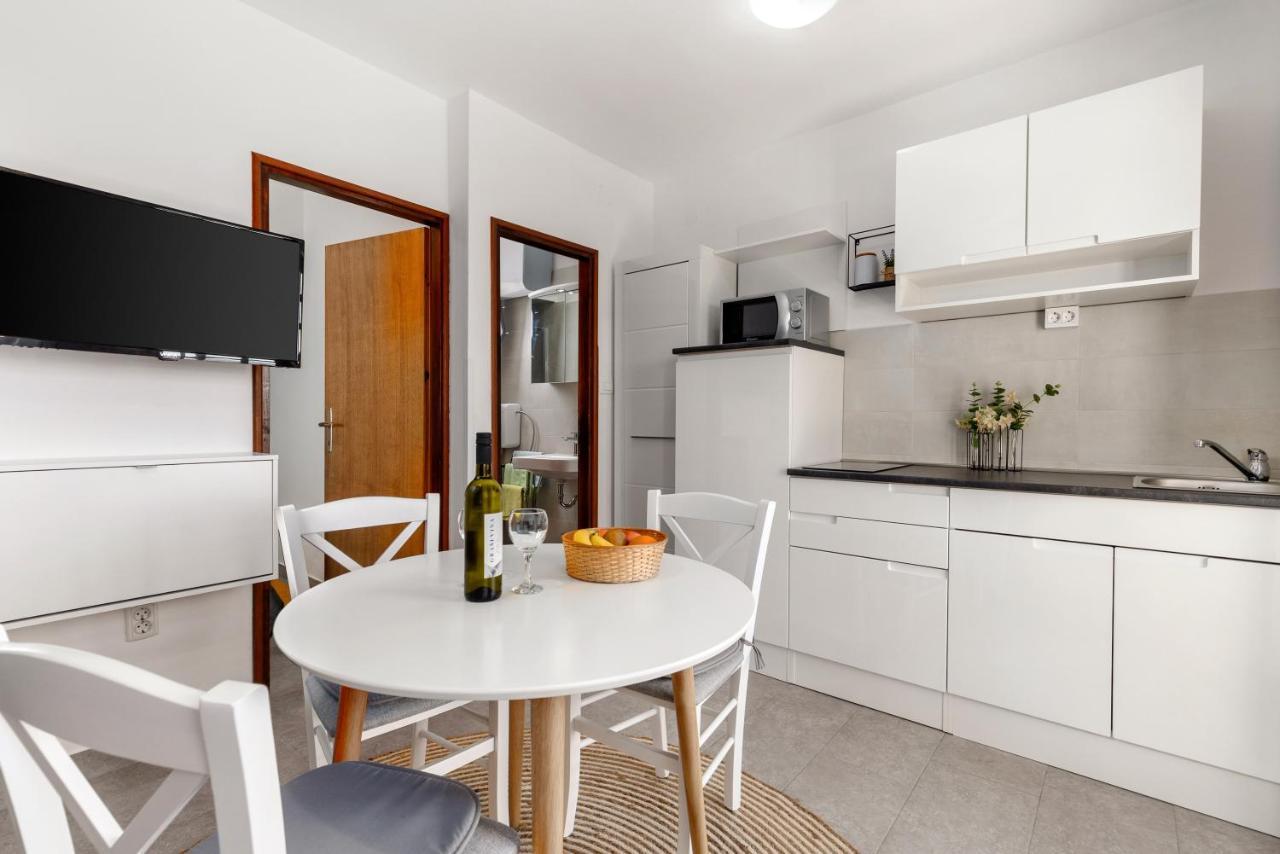 Apartments Vilma Opatija Eksteriør bilde